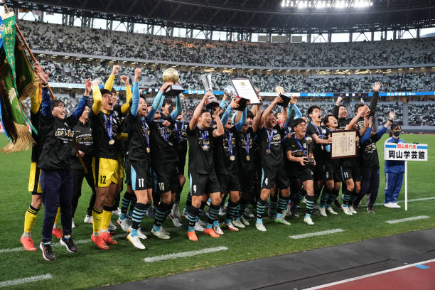 铺平道路的 铺平道路的