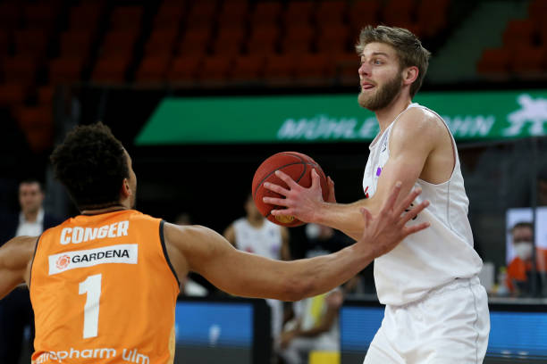 她的技术优 她的技术优